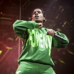 A $ AP Rocky presenta nueva música en un anuncio de marca de ropa