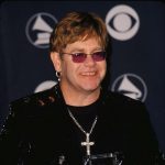 Sir Elton John pospone espectáculos alemanes