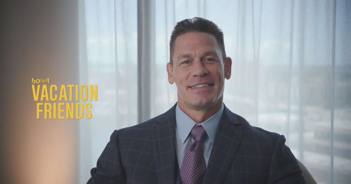 John Cena explica cómo mejoró su ritmo de comedia en la película original de Hulu / Star, "Vacation Friends" |  Qué hay en Disney Plus