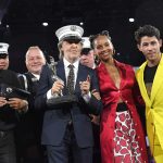 NEW YORK, NEW YORK - OCTOBER 20:  Bruce Springsteen, Paul McCartney, Alicia Keys and Nick Jonas pose onstage during the Robin Hood Benefit at Jacob Javits Center on October 20, 2021 in New York City. (Photo by Kevin Mazur/Getty Images for Robin Hood Foundation)