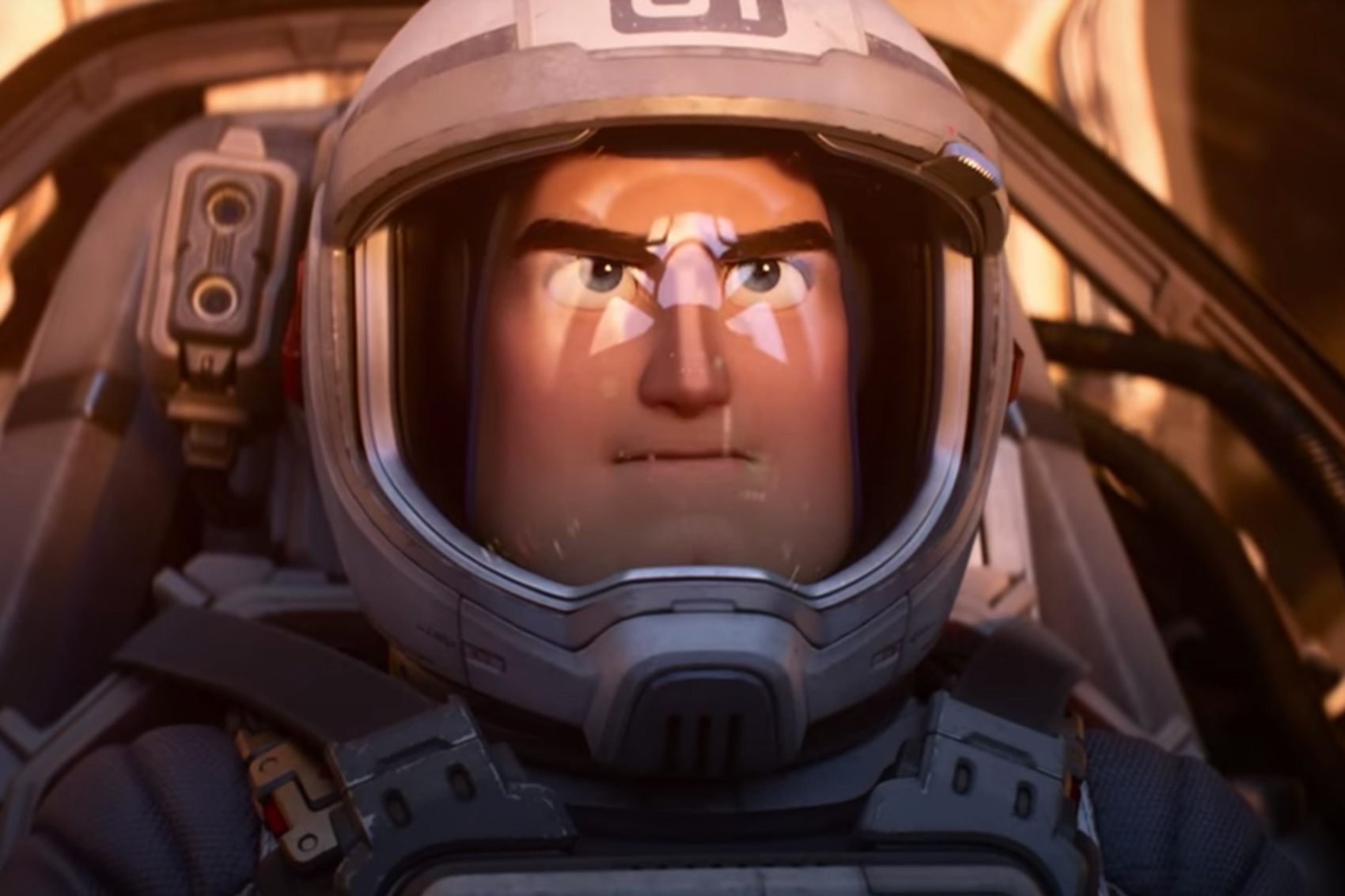 Buzz Lightyear despega hasta el infinito en el tráiler de 'Lightyear' de Pixar