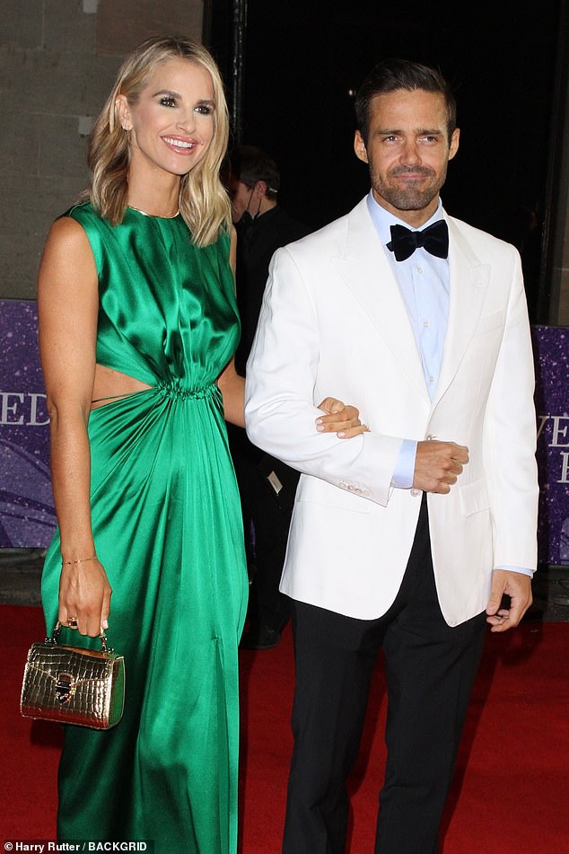 Familia feliz: Vogue Williams y su esposo Spencer Matthews han anunciado que esperan su tercer hijo (en la foto del sábado)