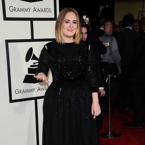 Adele volvió a marcar en las redes sociales después de atrasarse en los recados