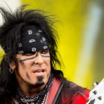 El bajista de Mötley Crüe, Nikki Sixx, dice que quiere lanzar un libro para niños en 2022