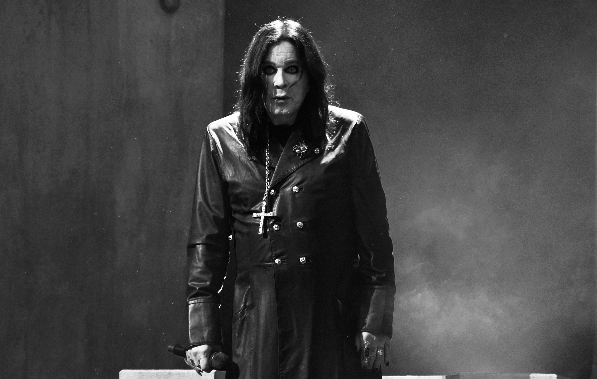 El decimotercer álbum repleto de estrellas de Ozzy Osbourne llegará dentro de seis meses, dice Sony