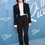 Sin esfuerzo: Alia Shawkat se veía genial sin esfuerzo cuando llegó a la alfombra roja en el estreno en la ciudad de Nueva York de Being The Ricardos el jueves por la noche.