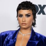 Demi Lovato debuta con la cabeza rapada y se reúne con la familia para Navidad