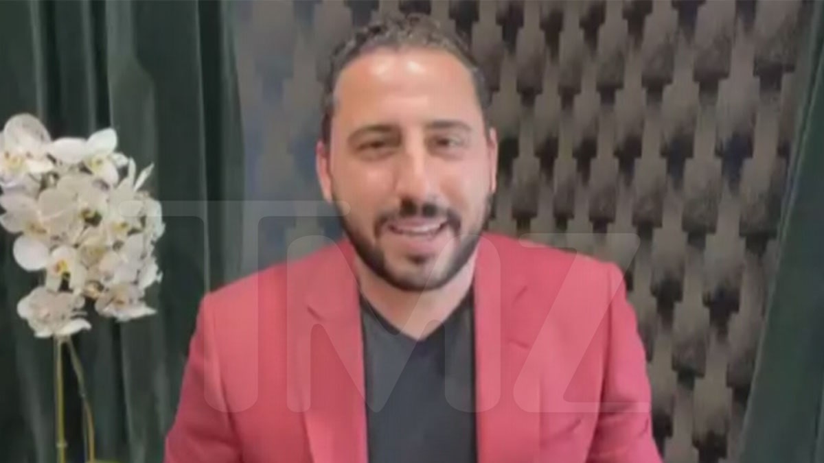 Josh Altman, estrella de 'lista de millones de dólares', dice que 'vender Sunset' no puede competir