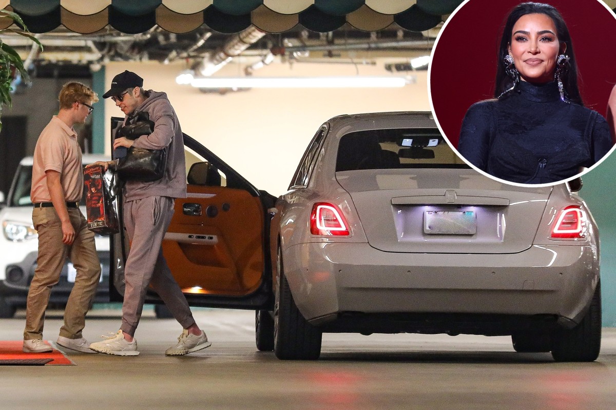 Pete Davidson conduce el Rolls-Royce de Kim Kardashian en Los Ángeles