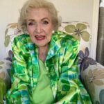 Asistente de Betty White publica una de las últimas fotografías de ella antes de morir