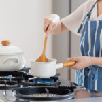 This Unique Kitchen Gadget Literally Stirs Your Food For You (& Saves So Much Time & Energy)