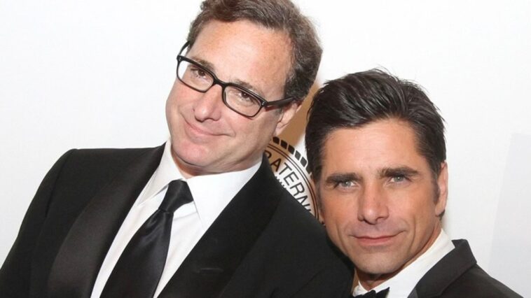 John Stamos comparte conmovedora lectura de elogio en el memorial de Bob Saget