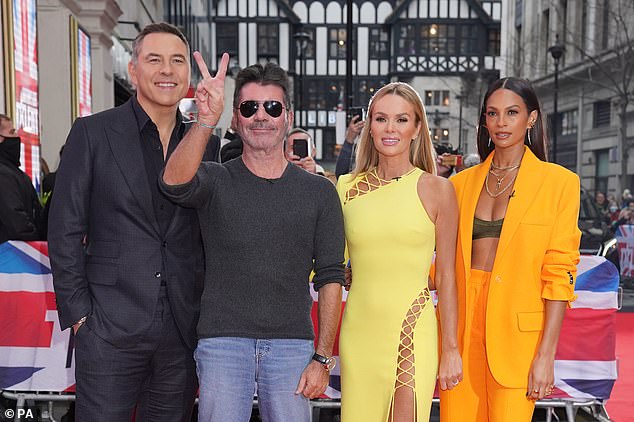 Luchas: las audiciones de Britain's Got Talent han 'luchado para atraer una audiencia con fanáticos que rogaron que no dejaran las grabaciones' (en la foto, los jueces de LR David Walliams, Simon Cowell, Amanda Holden y Alesha Dixon)