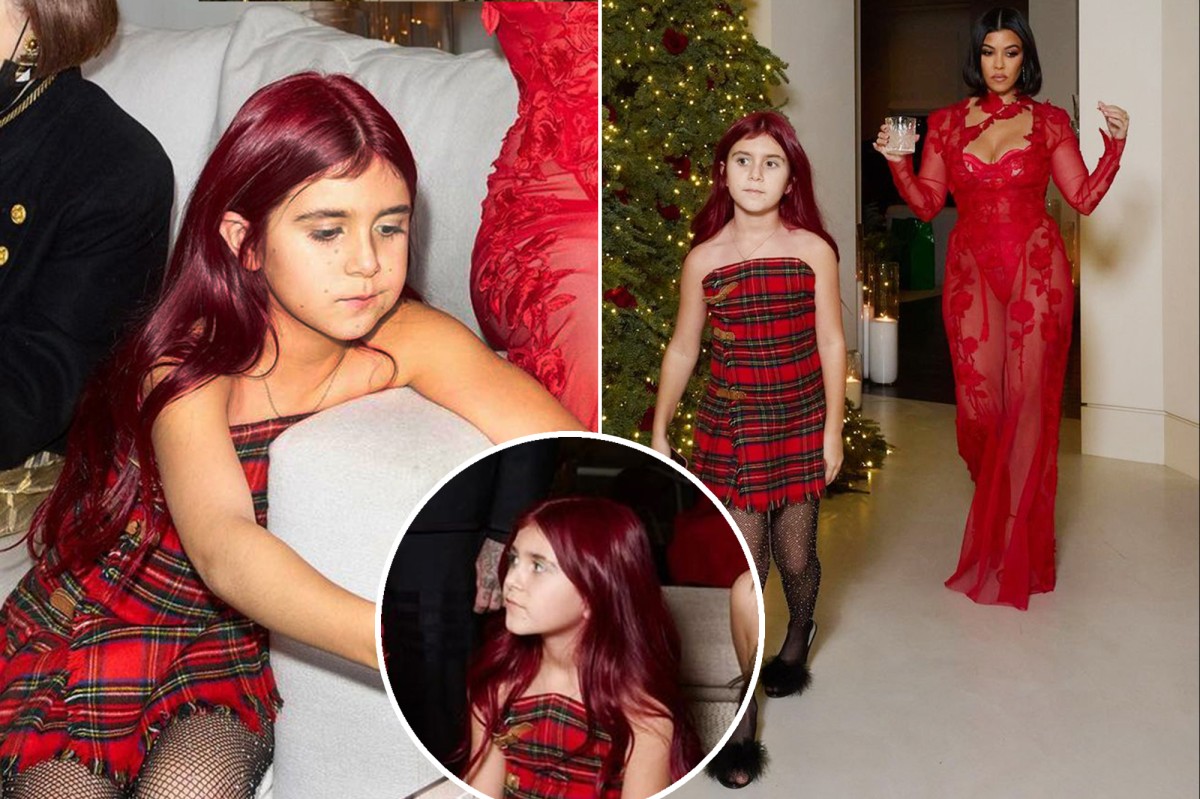Penelope Disick mece el pelo rojo en la foto de Navidad de la familia Barker