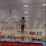 Simone Biles golpea flips locos en el gimnasio, Twisties curado?