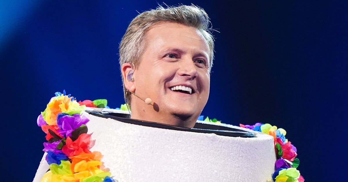 Aled Jones De The Masked Singer Planea Recorrer Catedrales Disfrazado De Cono De Trafico Noticias Y Chismes De La Farandula Mundial