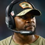 Brian Flores niega ruptura con Tua Tagovailoa, 'Le deseo todo lo mejor'