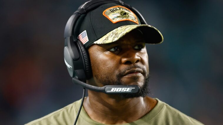 Brian Flores niega ruptura con Tua Tagovailoa, 'Le deseo todo lo mejor'