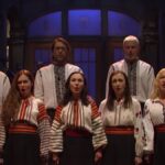 Conmovedor tributo de 'SNL' Cold Open a Ucrania, John Mulaney presenta