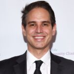 Greg Berlanti recibirá el premio Norman Lear Achievement de la PGA