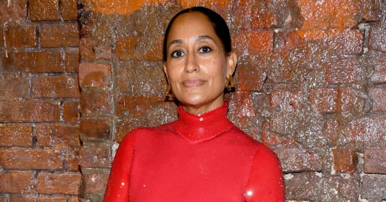 La canción de Tracee Ellis Ross es una carta de amor al cabello negro