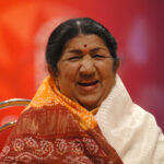 MUMBAI, INDIA - OCTOBER 26: Lata Mangeshkar attends the Hridaynath Mangeshkar's 72nd birthday celebration on October 26,2008 in Mumbai, India (Photo by Prodip Guha/Getty Images)