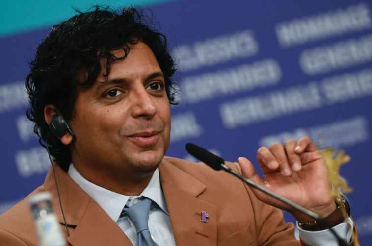 M Night Shyamalan y el nominado al Oscar 'Drive My Car', Ryusuke Hamaguchi, inauguran el Festival de Cine de Berlín: conferencia de prensa del jurado