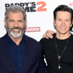 Mel Gibson y Mark Wahlberg buscan la redención en el tráiler de 'Father Stu' en lugar de la vida real