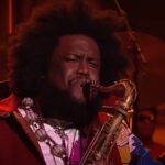 Mira a Kamasi Washington interpretar su nuevo sencillo 'The Garden Path' en 'The Tonight Show'