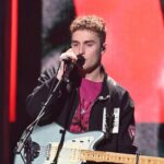 Mira a Sam Fender interpretar 'Seventeen Going Under' en los BRIT 2022