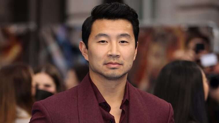 Simu Liu se une a Margot Robbie en Warner Bros.'  'Barbie' (Exclusivo)