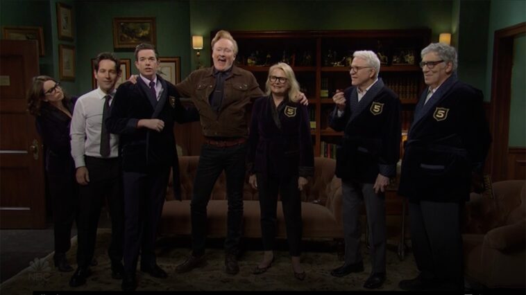 Tina Fey, Steve Martin, Paul Rudd incorporan a John Mulaney al club de cinco veces de 'SNL'