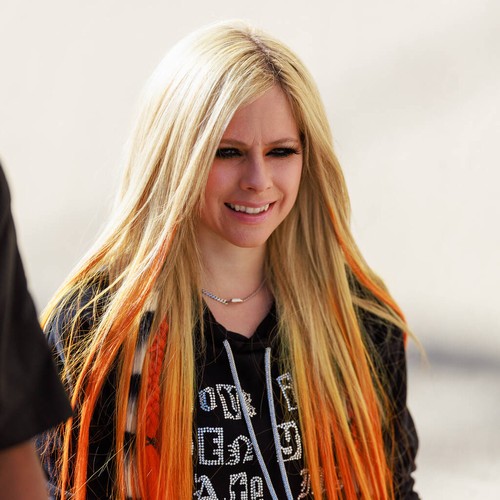 Avril Lavigne tiene que 'luchar constantemente' con los sellos discográficos para perseguir su visión musical