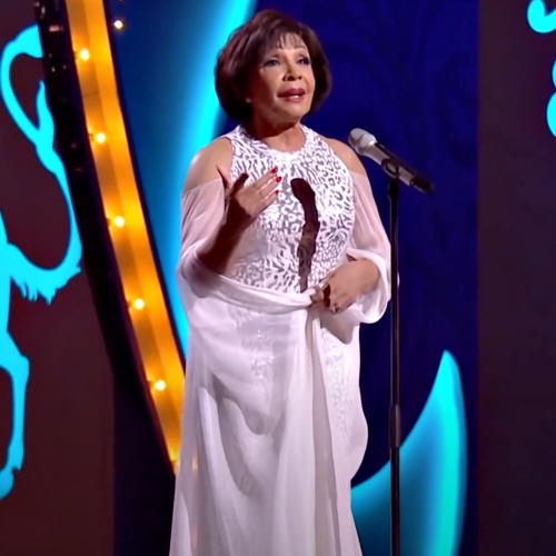 Dame Shirley Bassey inaugurará los premios BAFTA de este año