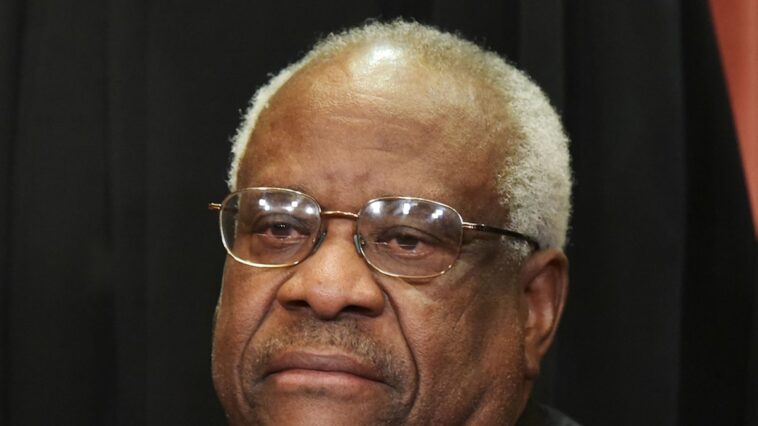 El juez de la Corte Suprema Clarence Thomas hospitalizado con una infección