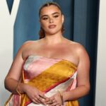 El vestido de bufanda de Barbie Ferreira clava el "Euforia"Estética de vacaciones