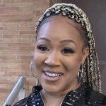 La estrella de gospel Erica Campbell dice que Kanye necesita practicar lo que predica sobre Dios