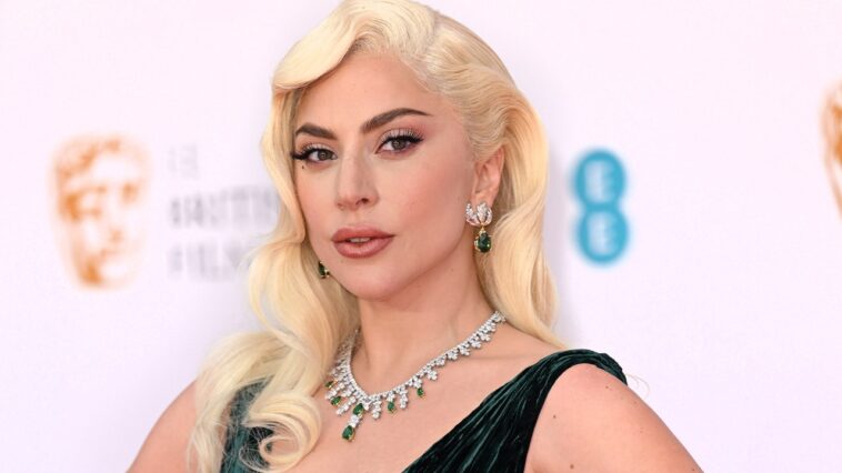 Lady Gaga y Michael Polansky hacen dos raras apariciones públicas como pareja de Hollywood