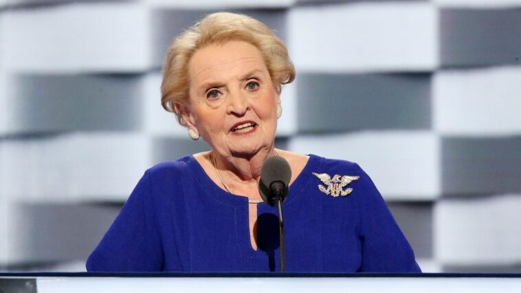 Lea cada palabra del poderoso discurso Glamour Mujer del Año de Madeleine Albright