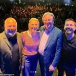 AC-12: Martin Compston se reunió con sus coprotagonistas de Line of Duty para un evento benéfico en el Ayuntamiento de Port Glasgow, Inverclyde, el sábado por la noche (en la foto, de izquierda a derecha, Jed Mercurio, Vicky McClure, Adrian Dunbar y Martin)