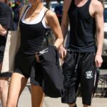 Sonriendo: Bella Hadid y su novio, Marc Kalman, fueron vistos en Nueva York camino al gimnasio de Gotham, donde la joven de 25 años mostró una sonrisa.