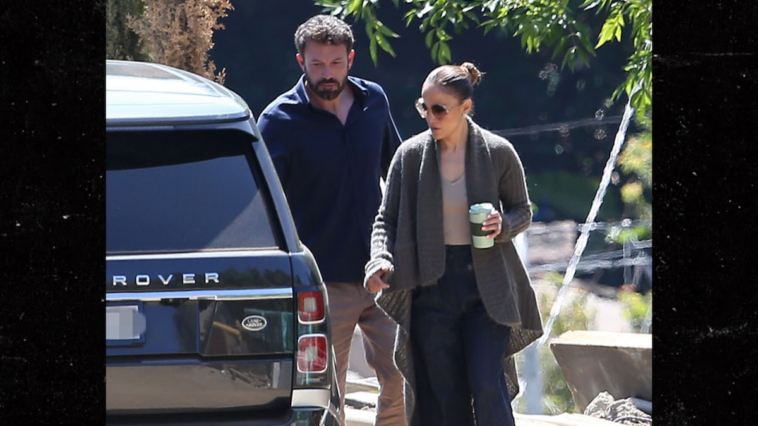 Ben Affleck y Jennifer Lopez continúan buscando casa durante el fin de semana de Pascua