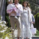 Servicios de adoración: Chris Pratt, de 42 años, y Katherine Schwarzenegger, de 32, estaban vestidos con sus mejores galas del domingo mientras se dirigían a la iglesia en Santa Mónica para los servicios de Pascua con Maria Shriver, de 66 años.