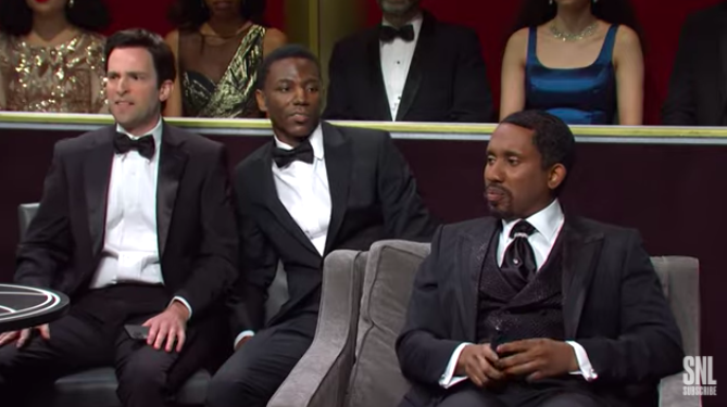 Chris Redd interpreta a Will Smith en el boceto de 'SNL' sobre la bofetada de los Oscar