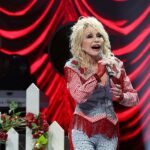 Madrugadora: Dolly Parton ha revelado uno de los secretos de su éxito desde hace mucho tiempo, confirmando que comienza su día a las 3 a.m.