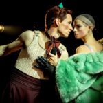 El 'Cabaret' de Eddie Redmayne y Jessie Buckley gobierna los Premios Olivier 2022