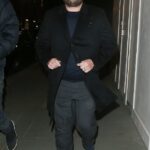 Sonrisas: James Corden, de 43 años, estaba muy animado cuando salió a cenar con amigos de West Ham el lunes por la noche después de perderse la boda de Brooklyn Beckham con Nicola Peltz.