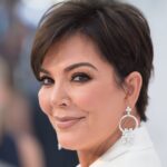 Kris Jenner cambia su característico duendecillo por un bob con flequillo