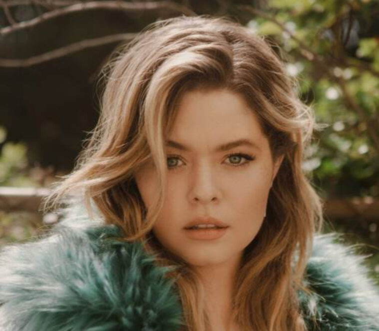 La alumna de 'Pretty Little Liars' Sasha Pieterse firma con Paradigm