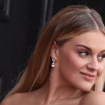 Los CMT Music Awards agregan a Kane Brown como Kelsea Ballerini positivo para covid para ser coanfitrión desde casa